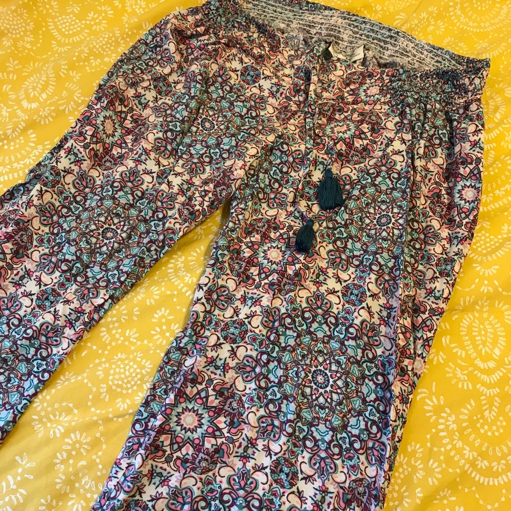 Jessica Simpson maternity gaucho style pant